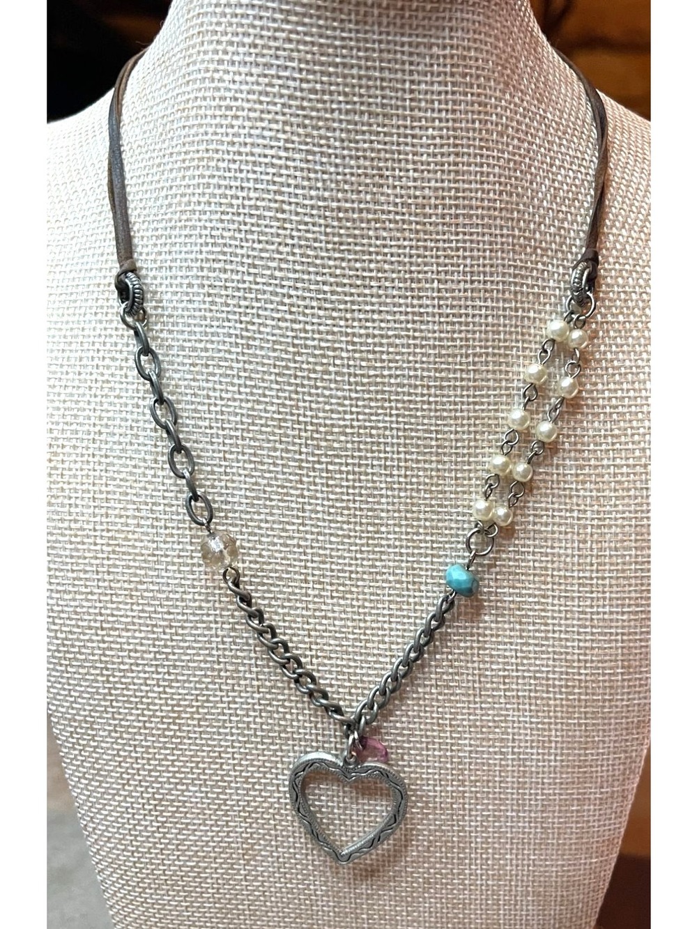 Vintage American Eagle Y2K Heart Pendant Necklace Pearl Chain Boho Grunge